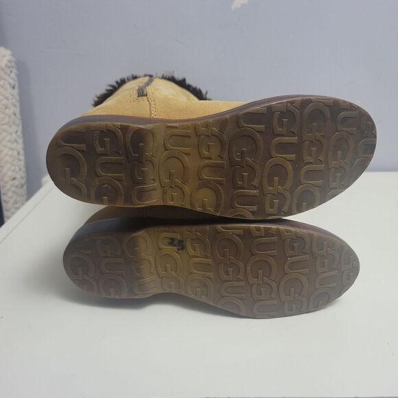 UGG 'Kiera' knee-high boots in tan suede size 8.5 - Picture 10 of 16